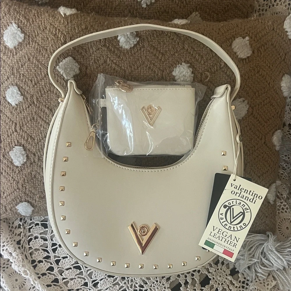 NEW WITH TAGS Valentino Orlandi Cream Shoulder Bag with Gold Accents - Picture 16 of 16